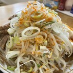 ラーメン もっけだの - 『特製青唐味噌ラーメン』の野菜＆ねぎ