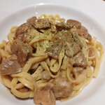 ブラッスリー エディブル - ポルチーニ茸のクリームパスタ。これ、めちゃくちゃ美味しかった！赤ワインがすすんだなぁ〜♥