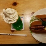 コメダ珈琲店 - ホットドッグと、クリームソーダー