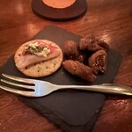 バー コール ミー テル ミー - 