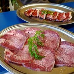 釜山 - めっちゃ美味しいお肉でした!ありがとうチョー・ヨンピル!!