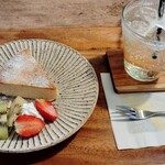 cafe おやこの木