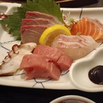 ささいずみ - さしみ定食の刺身部分。