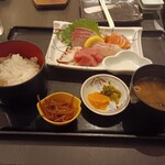 ささいずみ - さしみ定食1590円。