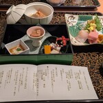 松島センチュリーホテル - 夕食　はじめに用意されてる前菜、お造り、煮物