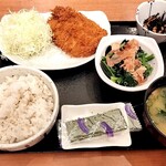 ごはん処 かつ庵 - 料理写真:麦飯ロースかつ朝ごはん＋ほうれん草おひたしで620円✨