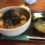 食事処　阿部 - 海老天丼！ごはんいっぱいでおなかもいっぱいです〜！