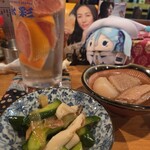 もつ煮屋まめちゃん - お通しとスペシャルサワー