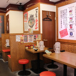 Yokohama Ie Kei Ramen Ittouya - テーブル席は2人掛けと4人掛けがあります