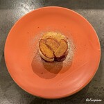 カーサ・デル・チーボ - 紅玉のタルトタタン仕立てシナモンのセミフレッド添え