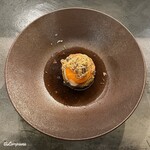 カーサ・デル・チーボ - 香茸のブロードを注いで