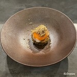 カーサ・デル・チーボ - 天然茸の焼リゾットと卵黄とたっぷり削られれたトリュフ