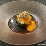 カーサ・デル・チーボ - 卵黄とトリュフと香茸のブロードで味わうリーソ･アル･サルト