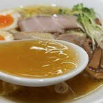 手打 親鶏中華そば 綾川 - 