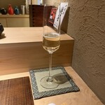 京橋 鮨 好日 - スパークリングワイン（ウェルカムドリンク）