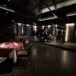 Re Wharf - 店内にはグランドピアノが