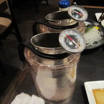 酒徒庵 - 温度計がついてます