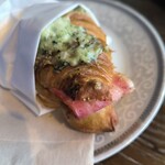 アドゥマン - クロワッサンのベーコンサンド