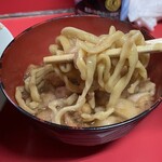 ラーメン富士丸 - アブラに麺をつけて食べます
