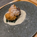 8knot - 揚げ物、白子ウマウマでした♪ソースはブルーチーズ。