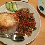 豚肉のバイカプラオご飯目玉焼き　800円