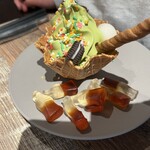 Crossroads Kitchen - 