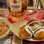 タコとハイボール - ※鰹節とアオサ抜きにしてもらってます。