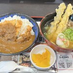 資さんうどん - 料理写真:
