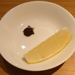 Ramen Rouge - 味変アイテム（黒七味、レモン）