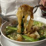 タイレストラン イサーン - 