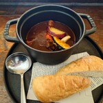 484cafe - ビーフシチューとパン