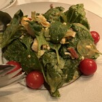 ロウリーズ・ザ・プライムリブ - スピニングボウルサラダ