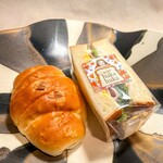 ベーカリー 風花風花 - キャラメル塩パン、ミックスサンド