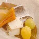 貴山 - カマスの半生炙りと銀杏、百合根です