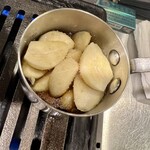 たまには焼肉陸 - お約束のニンニク焼き♡