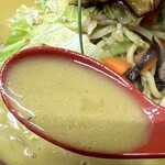 あっちゃん亭 - とろみのない　カレールーを使用してないスープ。