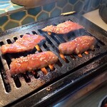 黒毛和牛ホルモン 大衆焼肉しんすけ - 