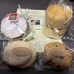 THE THREE LITTLE PIGS - 