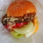 マンチーズ - チーズバーガー（950円）フライドポテト付き