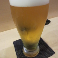 新ばし 笹田 - グラスビールからで乾杯。