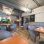 d'ici - 店内のテーブル席の風景です