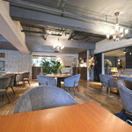 d'ici - 店内のテーブル席の風景です