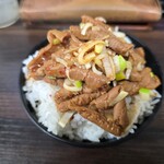 家家家 錦糸町店 - ホルモン単品オンザライス