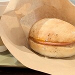 Marunouchi Happ. Stand & Gallery - MORNING SET。ハムチーズ。