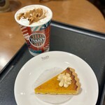 タリーズコーヒー - 料理写真:・ラムレーズンロイヤルミルクティー
・パンプキンプディングタルト