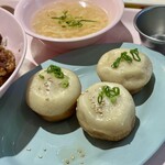 da pai dang 105 - ・焼小籠包３個