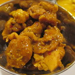 アムダスラビー - チキンヴァルヴァル（鶏肉のスパイシー炒め）