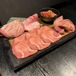 厚切り牛タン 焼肉 一心たん助 - 