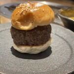 焼肉にくがとう - 黒毛和牛100％手乗りハンバーガー