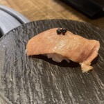 焼肉にくがとう - 至福の握り（低温調理）カンボジア産粒生胡椒